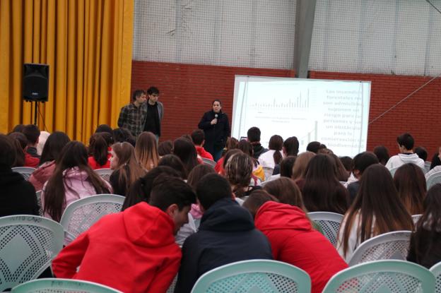 Los incendios, materia básica en el instituto