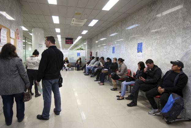 Los cambios en el subsidio del desempleo podrían beneficiar hasta 12.300 cántabros