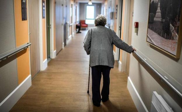 El Gobierno da un vuelco a la atención a la dependencia en requisitos y financiación