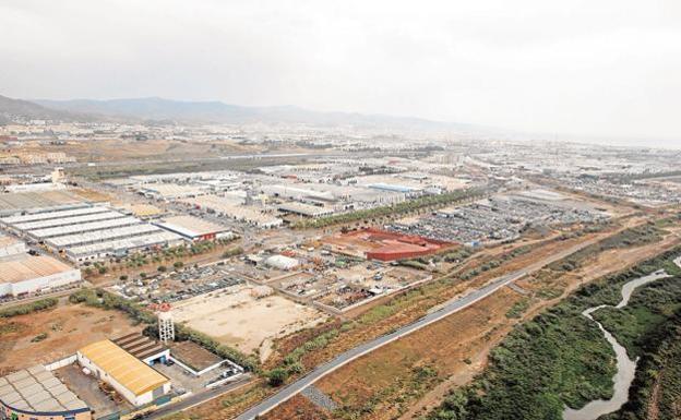 Hallan muerto a un hombre con varios disparos en un polígono de Málaga