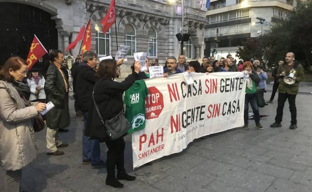 La PAH convoca una manifestación el sábado en Santander para que se apruebe la Ley de Vivienda