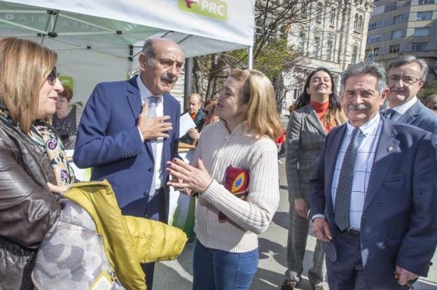 El PRC echa ya la campaña a la calle en busca de firmas para Mazón