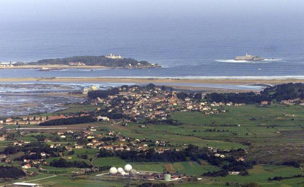 La mancha de fuel del buque hundido frente a Francia se acerca a la costa cántabra