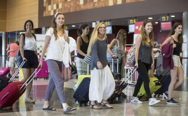 La campaña de verano en el Seve se abre con menos destinos pero más plazas disponibles