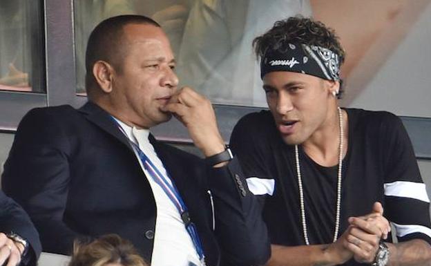 El padre de Neymar: «Estamos trabajando en una renovación con el PSG»