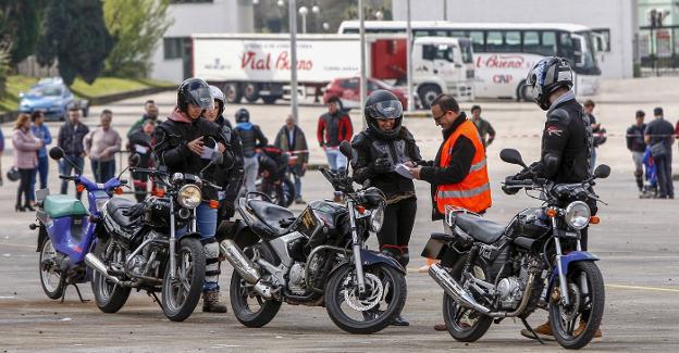 Los exámenes de moto regresan al Ferial