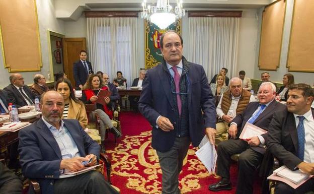 La Cámara de Comercio renueva su Pleno y reelige presidente a Piñeiro