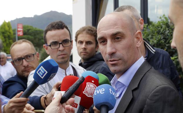 Rubiales: «Hay una obcecación por el beneficio que lleva a estar pendiente de qué hora es en China»