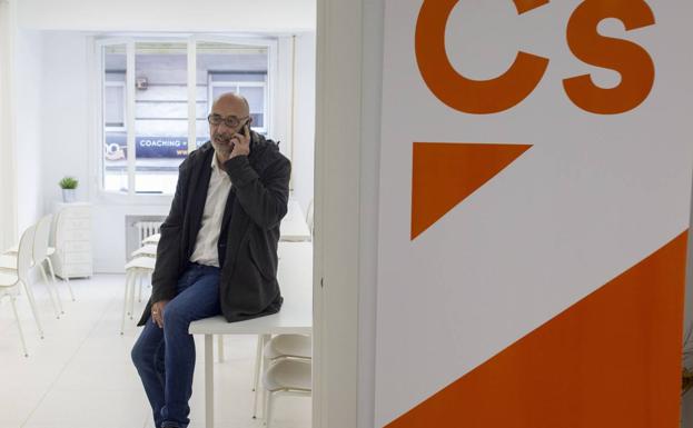 Félix Álvarez: «El legado de Zuloaga es una ristra de selfis para promoción personal»