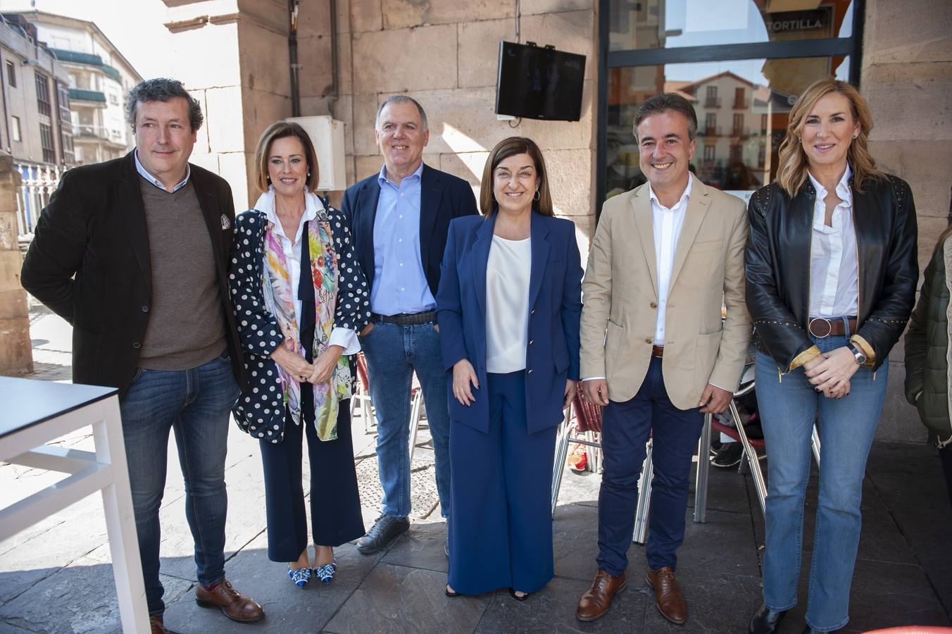Pablo Casado visita Torrelavega y Santander