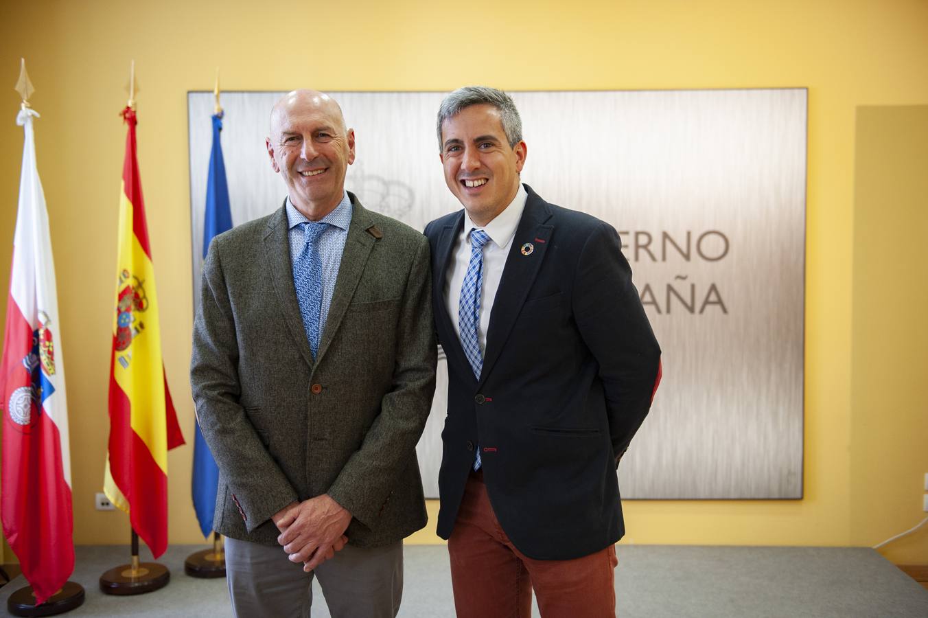 Echevarría ofrece su «absoluta colaboración» con las instituciones en su estreno como delegado del Gobierno