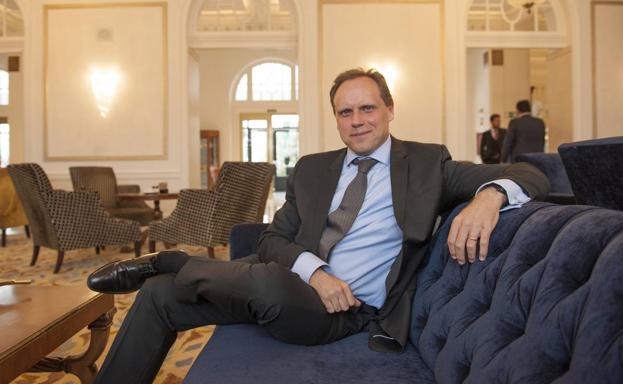 «El incremento del salario mínimo esconde una brutal subida de impuestos»