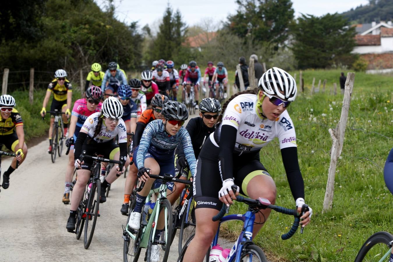 María Martins gana el Trofeo Villa de Noja de ciclismo femenino