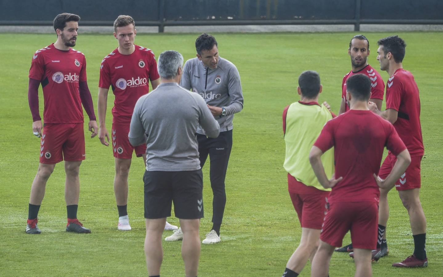 Ania: «Los equipos implicados en el descenso, que estén tranquilos: vamos a ir a ganar»