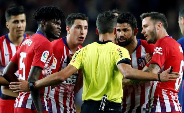 Apelación mantiene los ocho partidos a Diego Costa