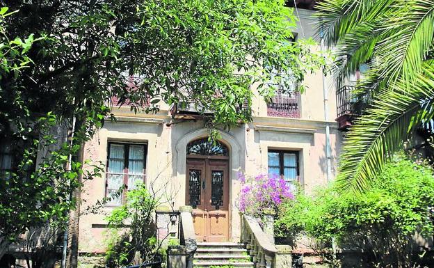 Falgote alerta del «inminente derribo» de la casa de Wenceslao López Albo en Laredo