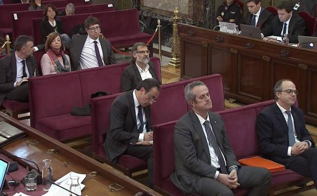 Los presos de JxCat rectifican a Torra y abren la puerta a investir a Sánchez