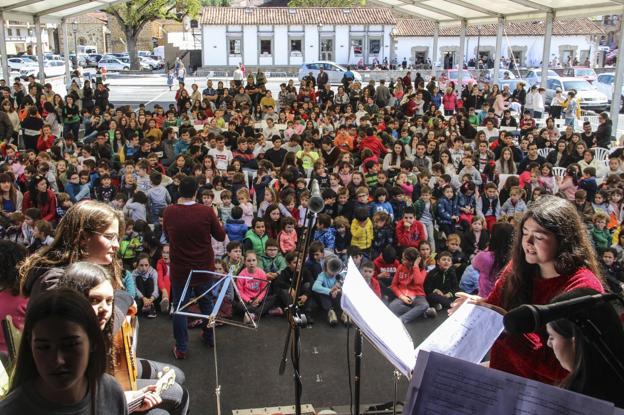 Liébana se moviliza por la música