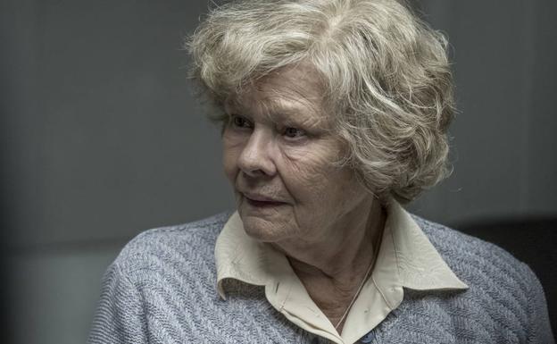 Judi Dench: «De joven me decían que con mi cara jamás triunfaría en el cine»