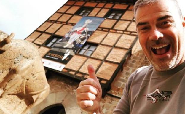 El 'youtuber' 'Viajando con Diego', enamorado de Santillana del Mar