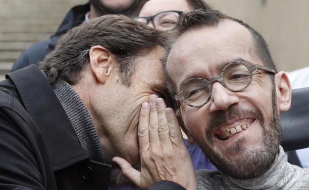 Podemos acusa a PP y Cs de difundir «basura» y «tomar a la gente por idiota»