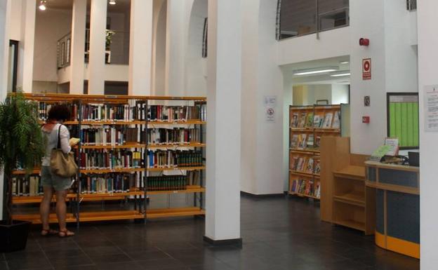 Medio Cudeyo celebra el Día del Libro con poesía, un mercadillo y teatro