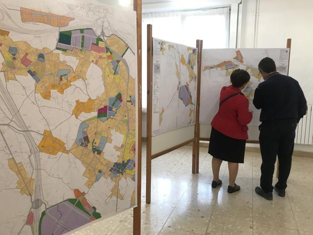 Los vecinos de Camargo supervisan el futuro urbanístico del municipio