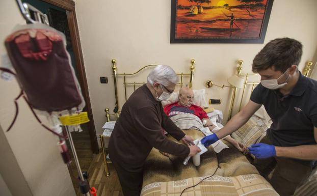 Valdecilla proyecta administrar la quimio durante la hospitalización en el domicilio