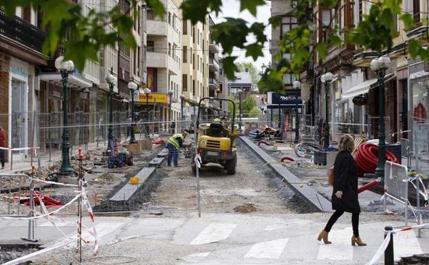 Las aceras de las calles Ancha y Carrera ya se dejan ver en la nueva fase de obras de peatonalización