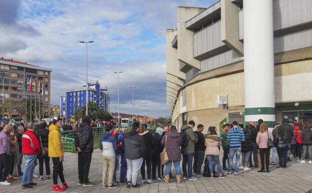 Los abonados tendrán que pagar la mitad del precio de su localidad para el play off