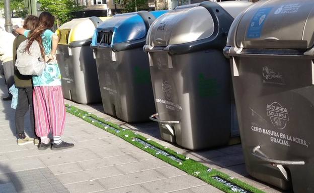 La primavera rodea al contenedor