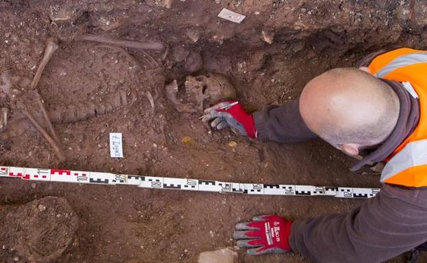 «Hemos encontrado un muro que quizá sea parte del castillo medieval»