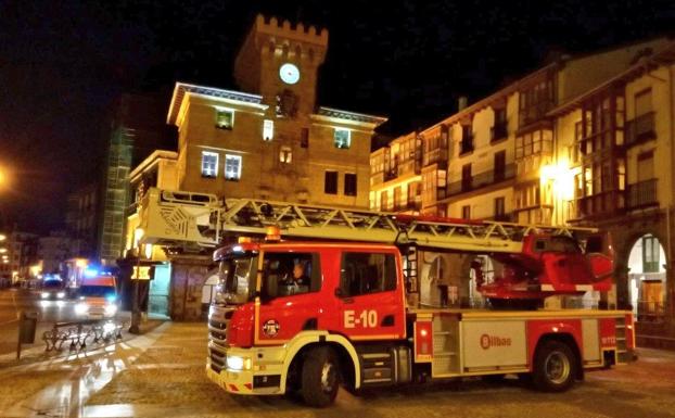 Castro vuelve a recurrir a los Bomberos de Bilbao para evacuar a una mujer con obesidad mórbida