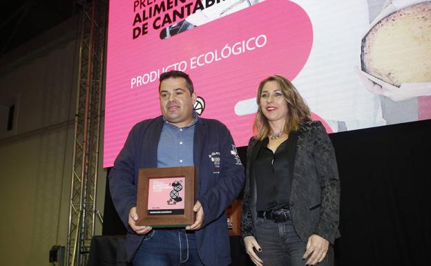 Sobaos El Andral, con leche ecológica de ganadería propia y envasado respetuoso con el medio ambiente