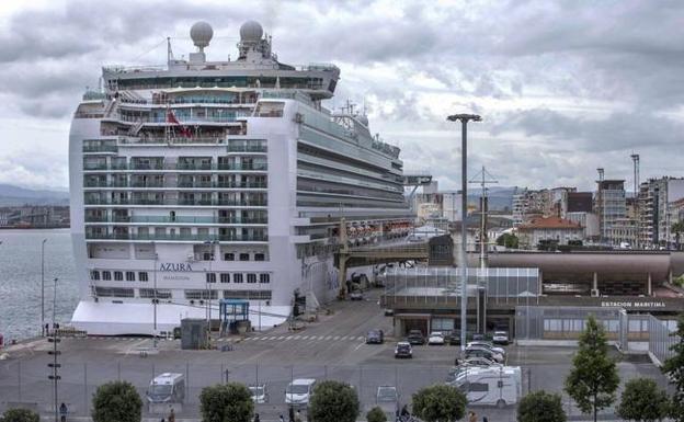 Las navieras destacan el potencial de Santander para atraer cruceros de lujo