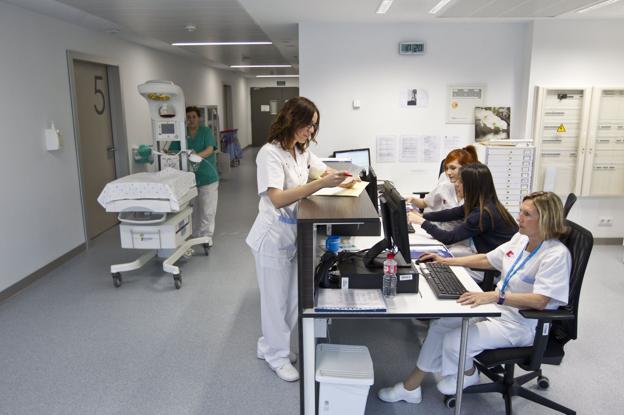 El gran despliegue de las oposiciones de enfermería pone en un brete al hospital