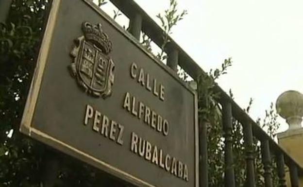 Así veían a Rubalcaba sus vecinos de Solares cuando fue nombrado ministro de Interior