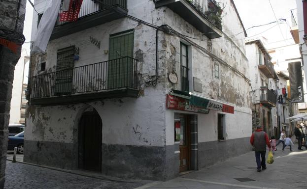 Detenidos dos castreños por provocar un «grave altercado» en el casco histórico