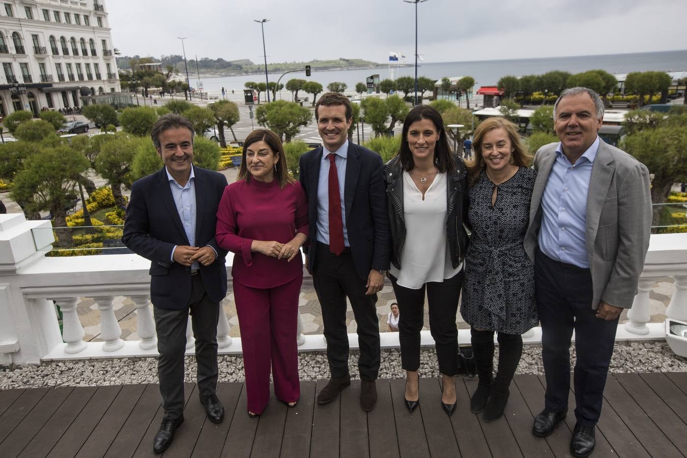 Casado mantiene un encuentro con empresarios de Cantabria