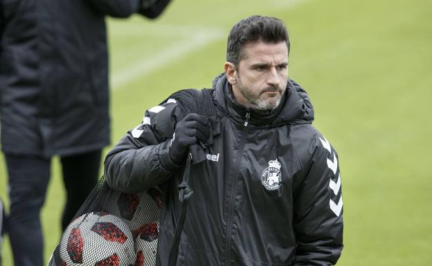 Iván Ania declara su intención de «cerrar una buena liga con una victoria»