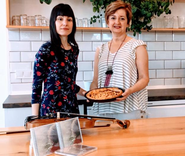 Cocinamos tarta de manzana en honor a la artista folk Filandera