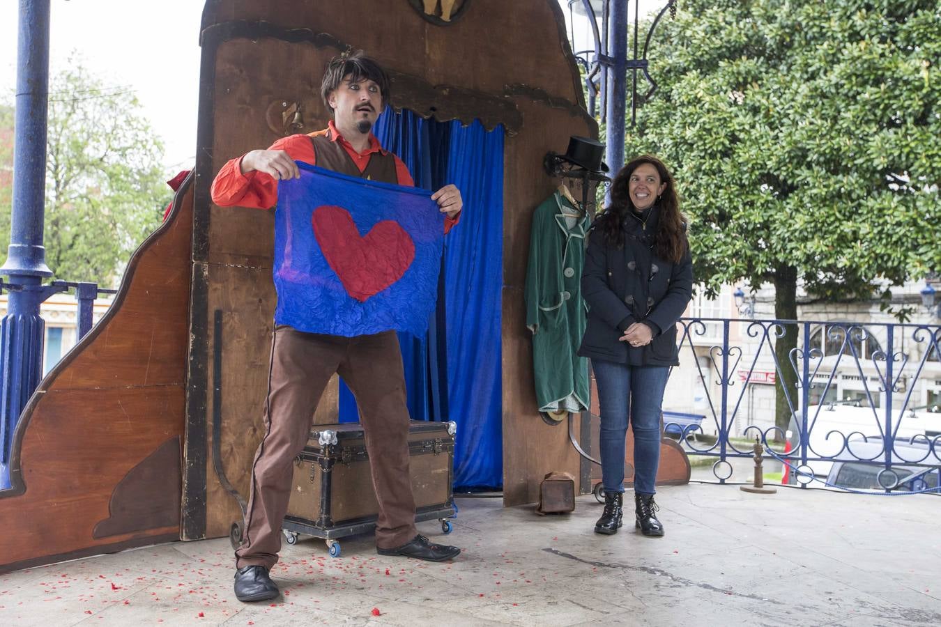 La magia sale a la calle en Santander