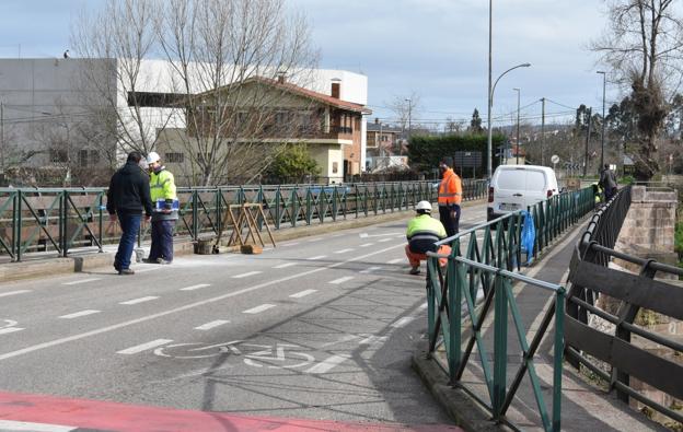 La ampliación del puente de Cartes obliga a regular el tráfico dos semanas