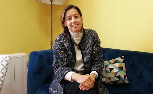 Isabel Rodríguez: «Hay mucha gente sola en Cantabria y con ganas de recuperar la ilusión por el amor»