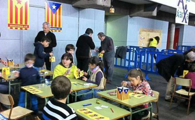 Ningún centro público catalán da las horas mínimas de castellano, según un estudio