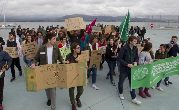 Los jóvenes marchan por el planeta