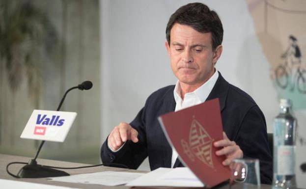 Colau insiste en un acuerdo con ERC y PSC pero no cierra la puerta a la oferta de Valls