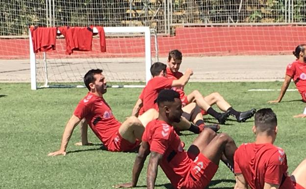 Figueras y Kitoko apuntan a titulares mañana en el duelo final ante el Atlético Baleares