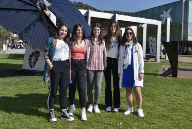 Premiadas cuatro alumnas por un proyecto que fomenta el comercio local