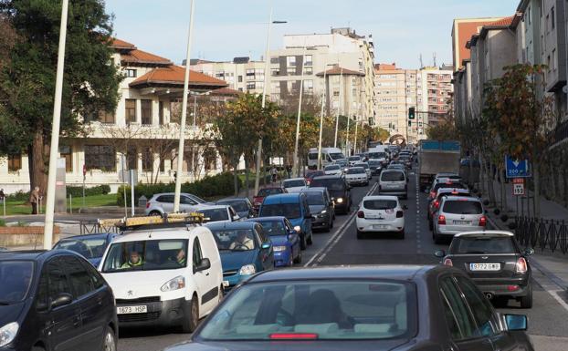 En Santander los atascos se mantienen iguales que hace dos años